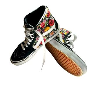 Vans skate shoes. Size 7 hardly worn. Smoke free household.